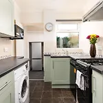Holiday home Long Stays-4bed House-parking-by Fabaccommodation Bristol