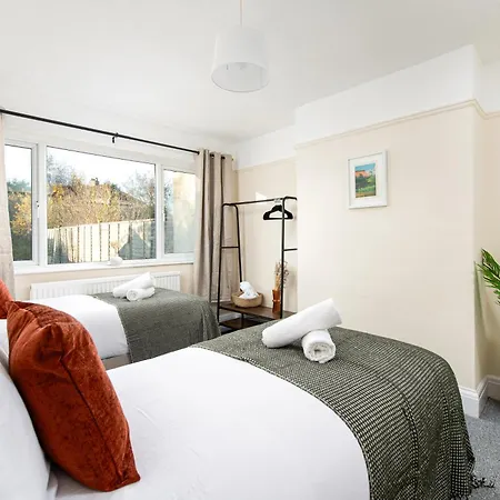 Nyaraló Long Stays-4bed House-parking-by Fabaccommodation