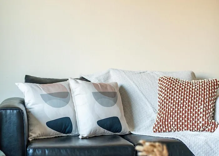 Long Stays-4bed House-parking-by Fabaccommodation Casa vacanze Bristol