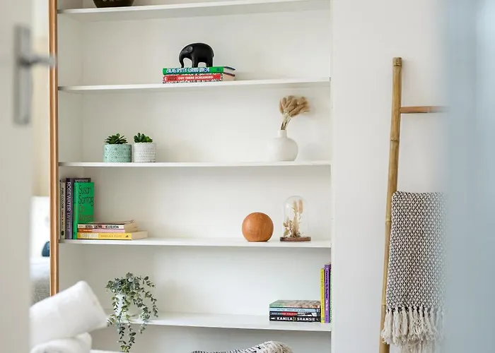 Casa vacanze Long Stays-4bed House-parking-by Fabaccommodation